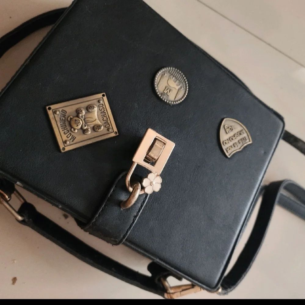 Vintage look box sling bag - Picture 6 of 10